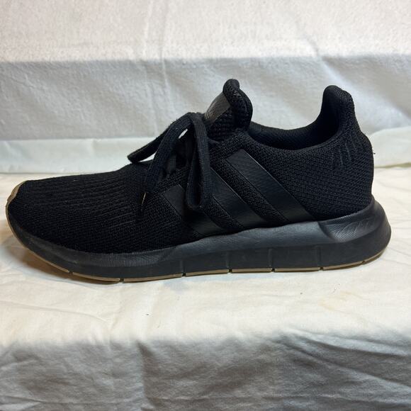 Adidas Swift Run Black Gum Running Training, size 10.5 main image 5